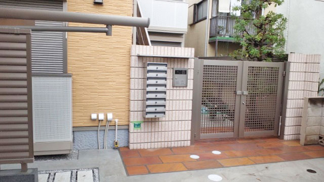 画像：外構、門扉設置工事
