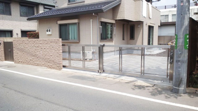 画像：フェンス設置工事